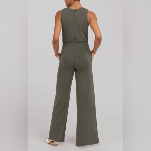 SPANX Airessentials Sleeveless Jumpsuit - Picture 3 of 5